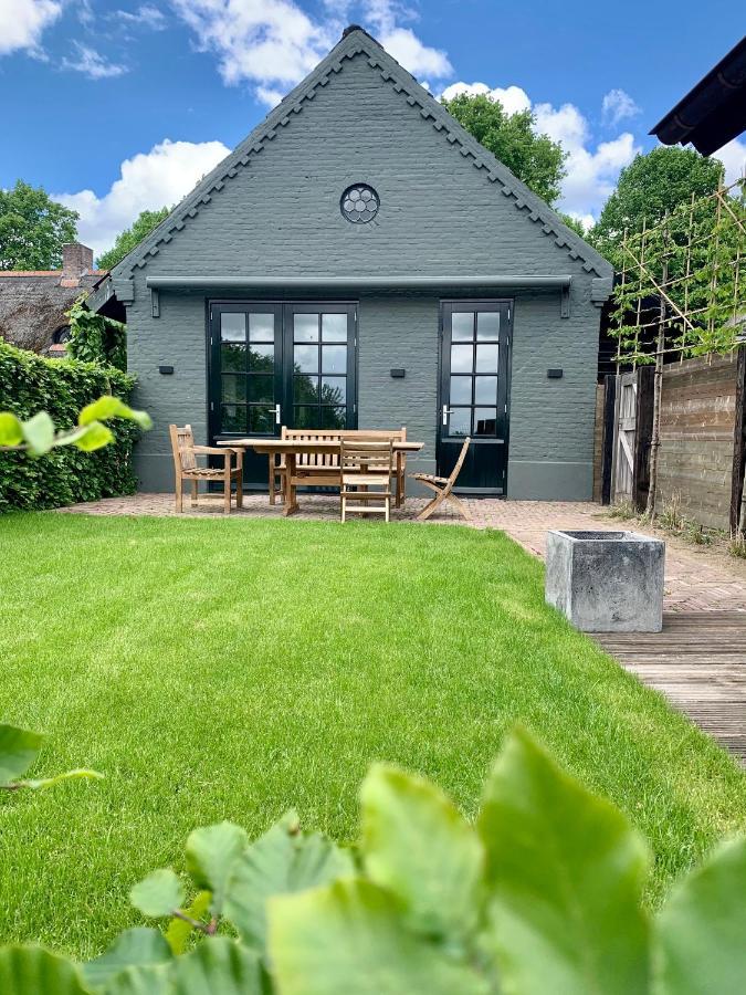 The Green House Lodge Den Dungen Exterior foto